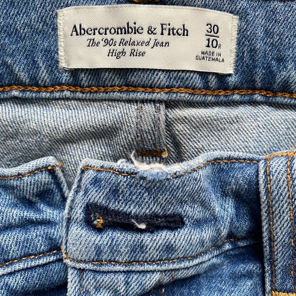 Abercrombie 90’s Relaxed High Rise Jeans Size 10 - Picture 3 of 4